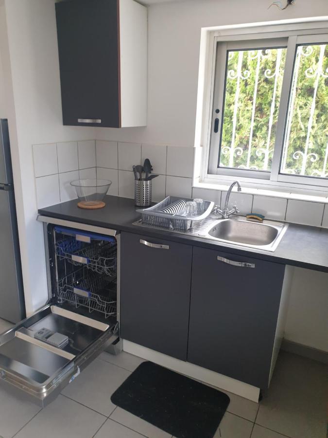 Logement Prive, Spacieux Et Moderne, Situe Entre Le Luberon, La Cote Marseillaise, La Provence Et Ses Richesses. 페르투이 외부 사진